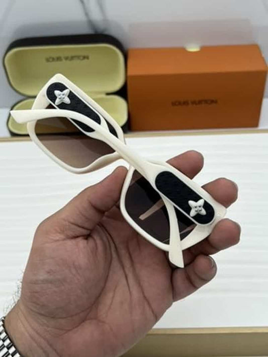 Louis vuitton 2216 white