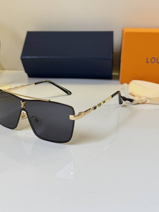 Louis_Vuitton_24123_Gold_Black