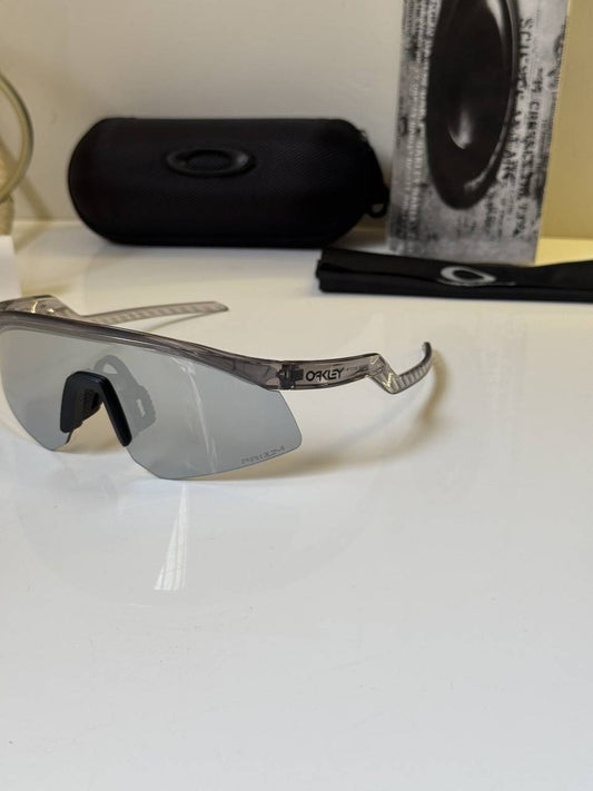 Oakley_9229_Silver_Grey