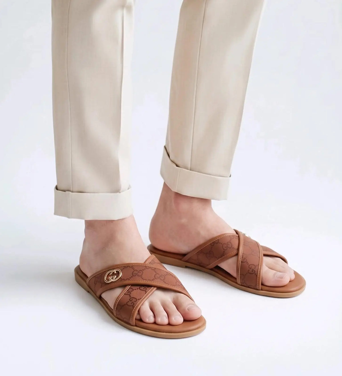 Gucci_Brown Cross Metal Logo Premium Slids