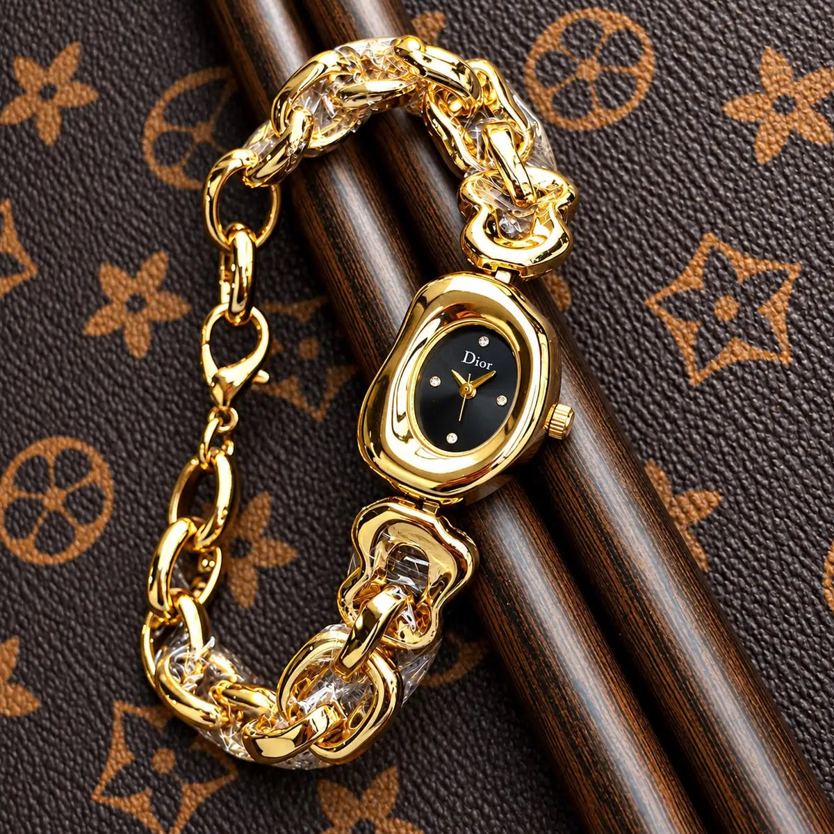 DIOR_GOLD_BLACK
