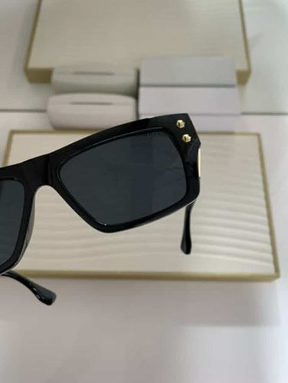 Dita_1001_black_gold