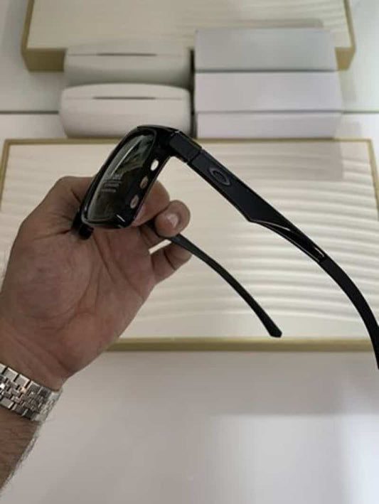oAkLEy_93307_black