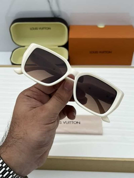 Louis vuitton 2216 white