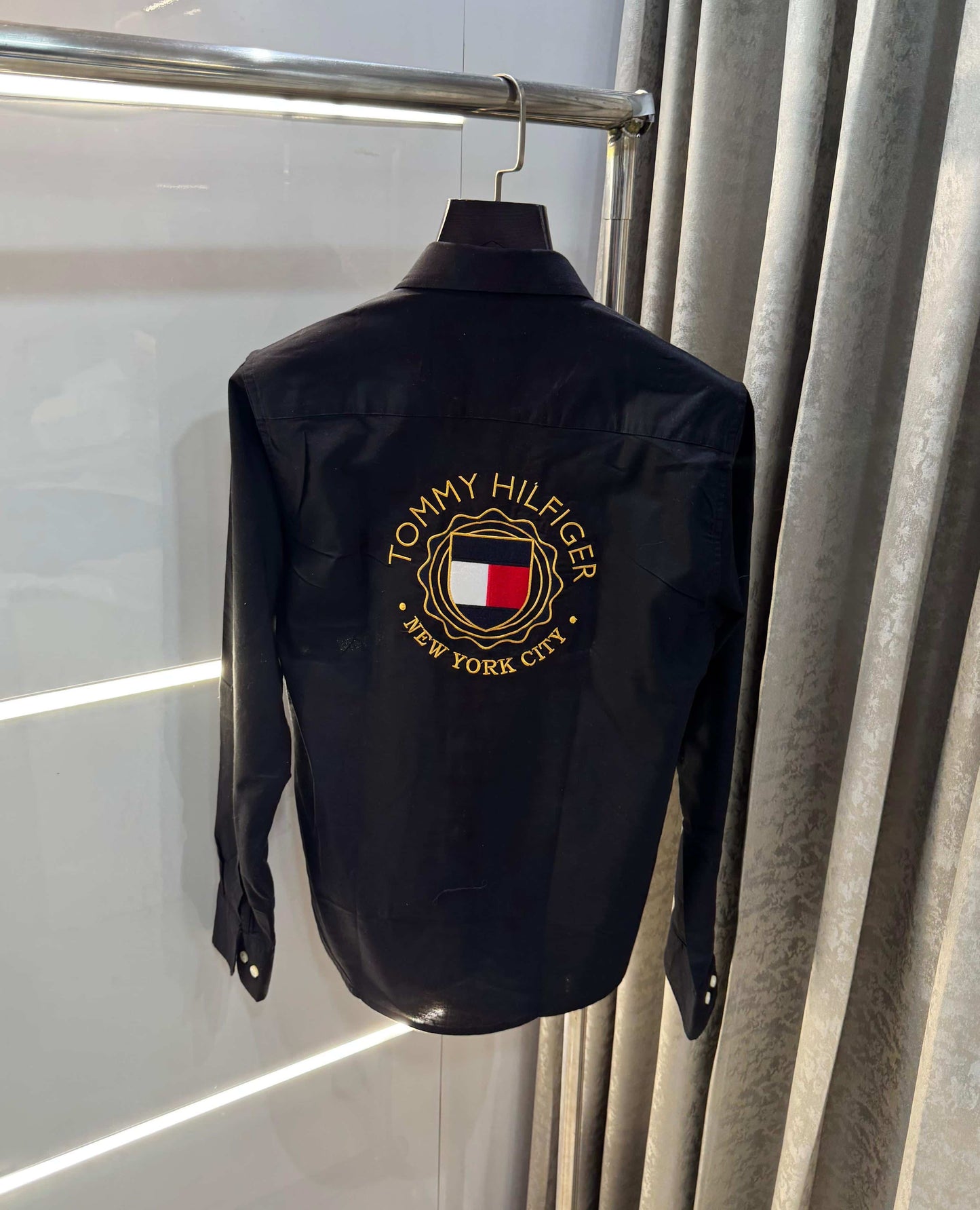 Tomm y Hilfiger Black back embroidery Premium Shirt