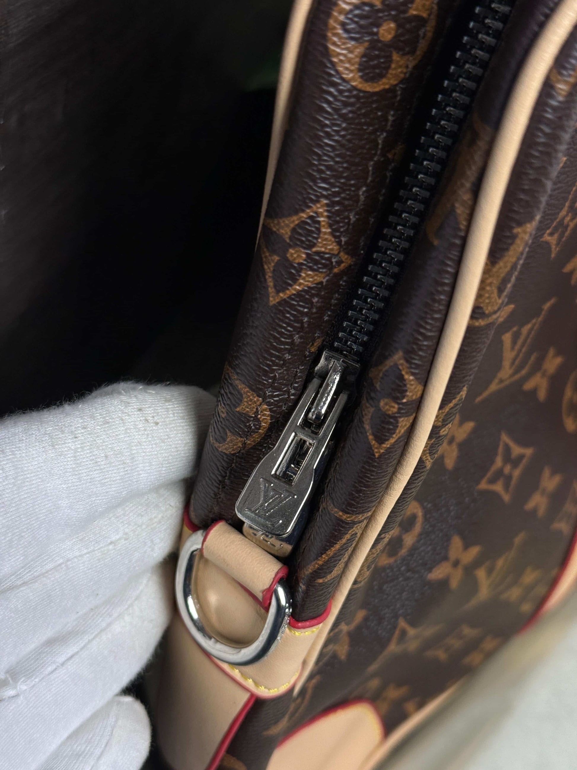 Louis_Vuttion_Premium Quality Laptop Bag 1049