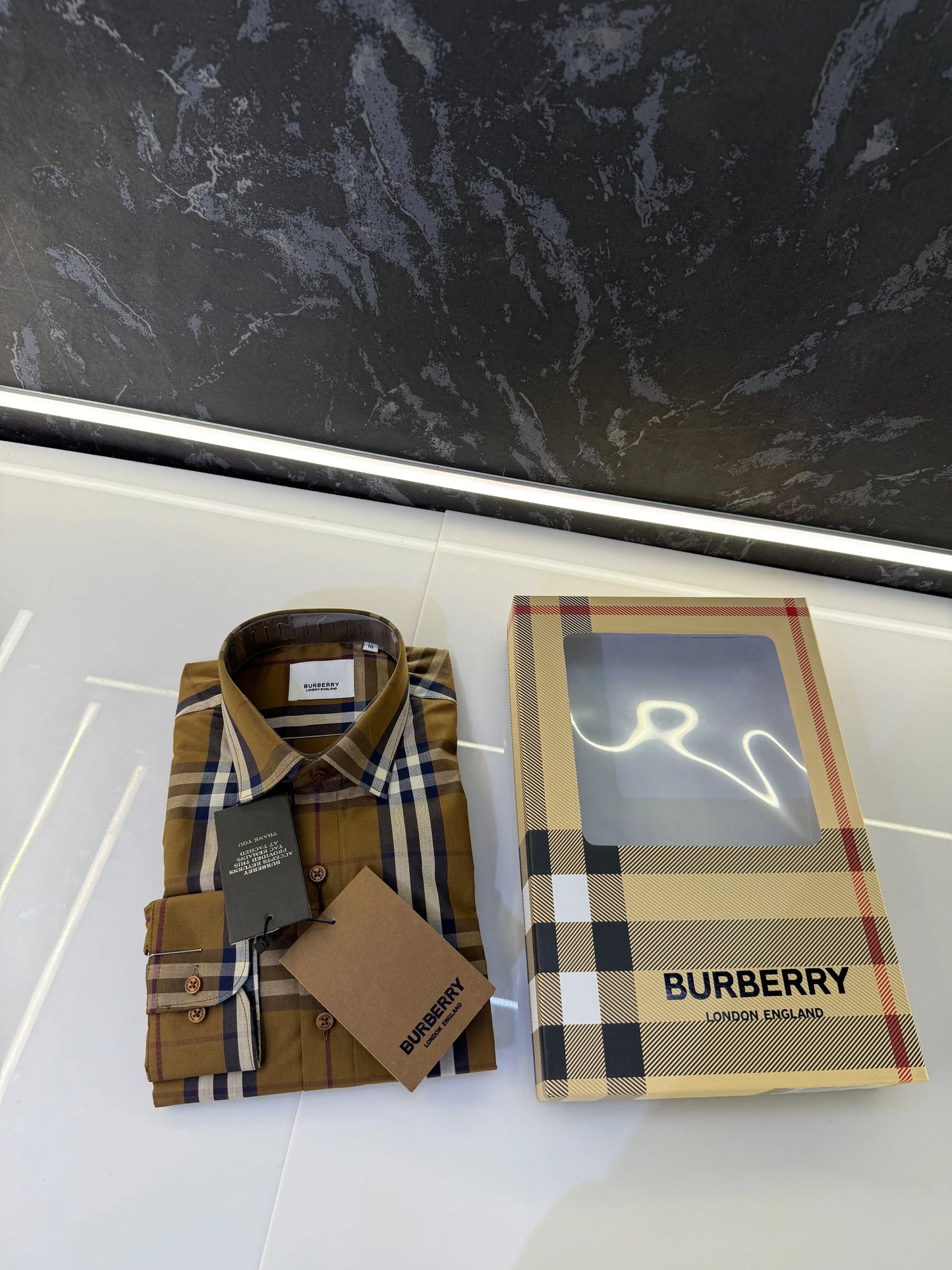 Burberr y Checks Premium Store article Shirt with Original Box