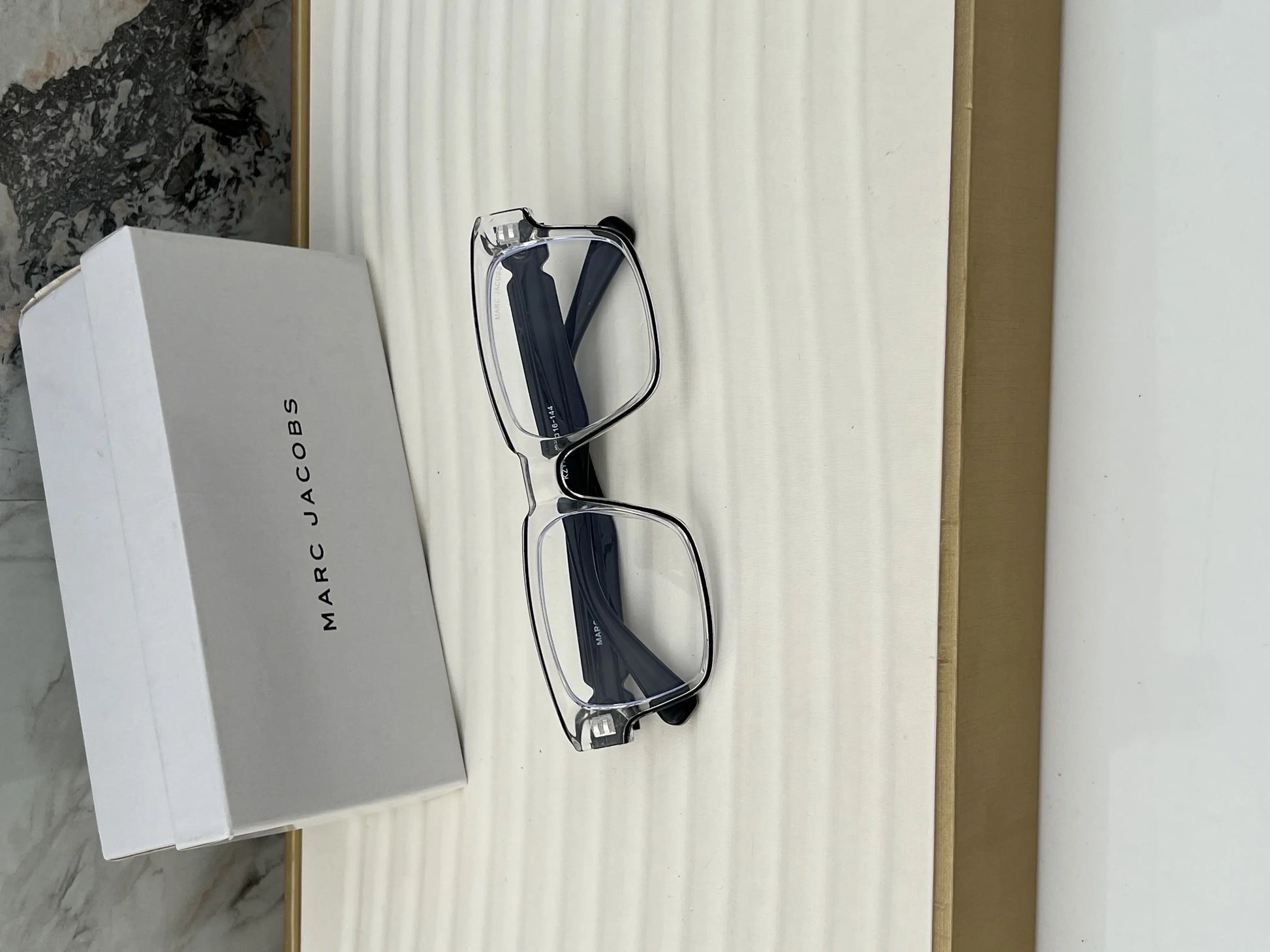 Marc_Jacobs_1117_transparent