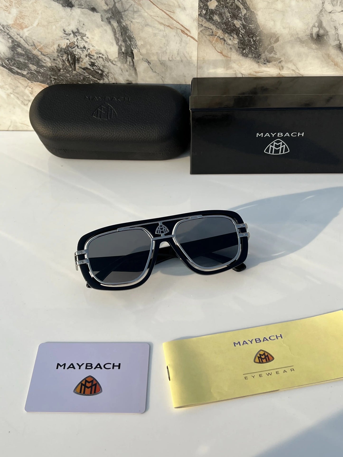 Maybach_7339_black_silver