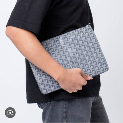 Goyard Snat MM pouch in Grey Goyardine