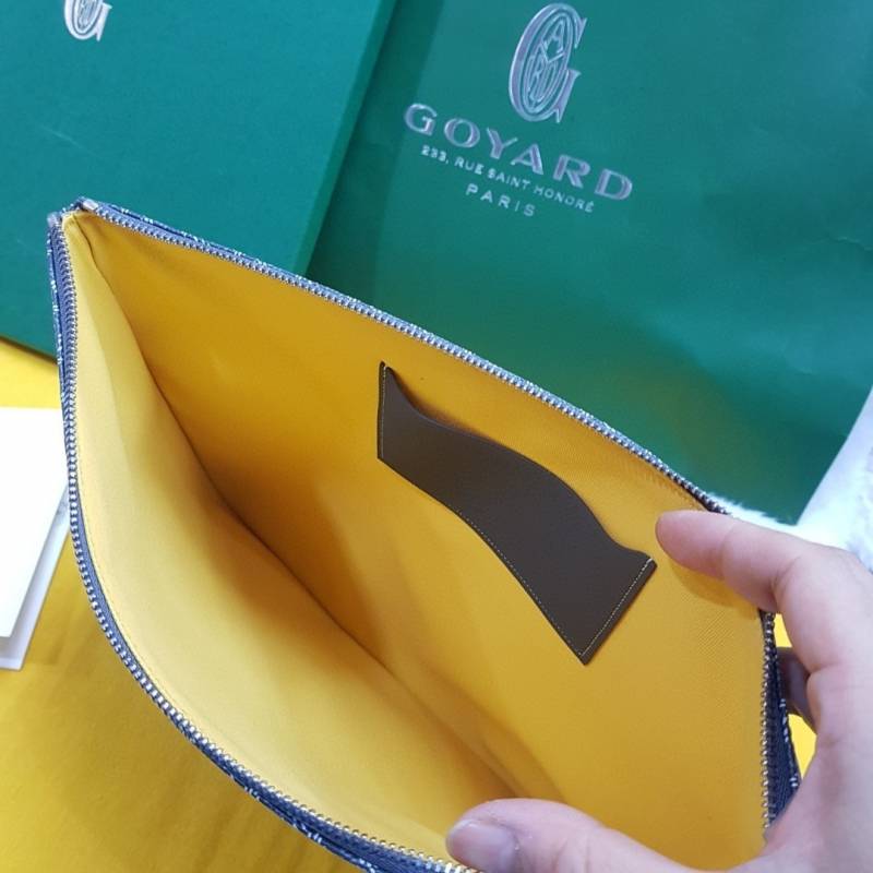 Goyard Snat MM pouch in Grey Goyardine
