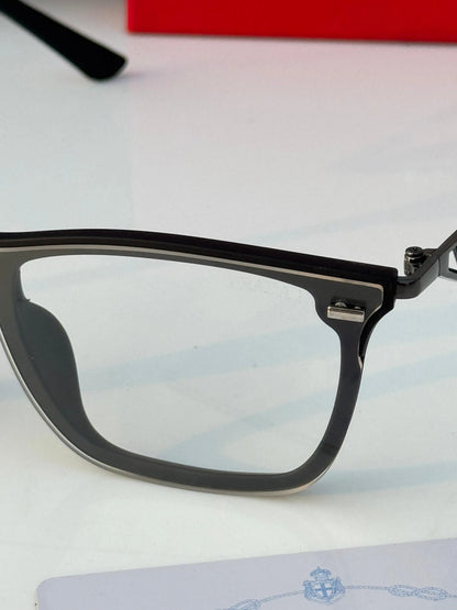 Prada_1004_plano
