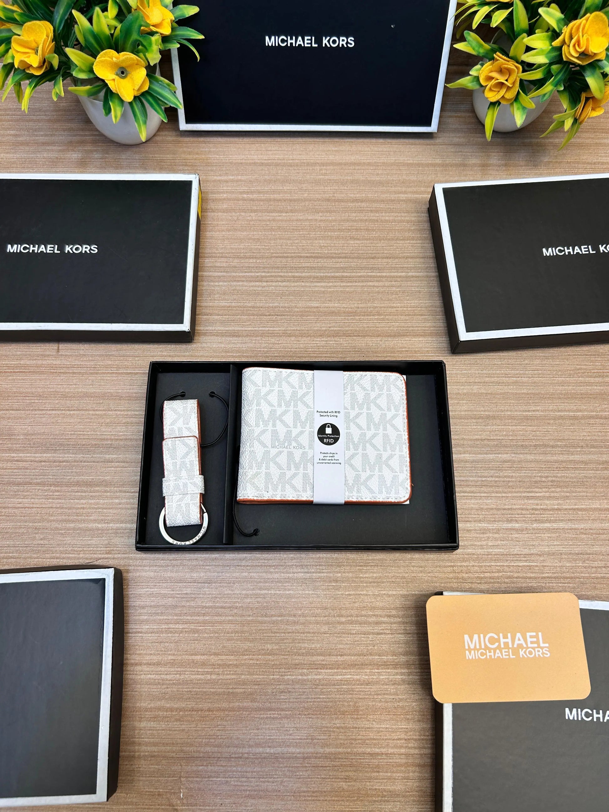 MICHAEL_KORS_keychain_Wallet_877