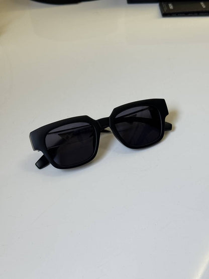 Prada_2330_White_Black