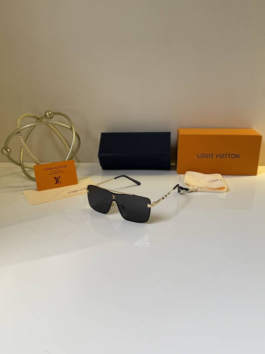 Louis_Vuitton_24123_Gold_Black