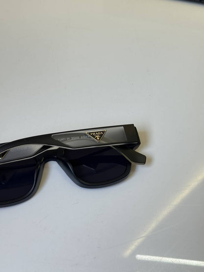 Prada_2330_White_Black