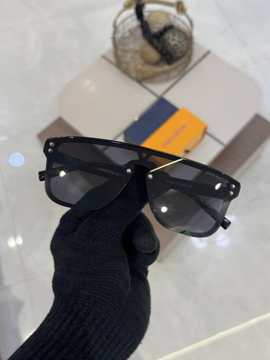 Louis_Vuitton_1082_Black