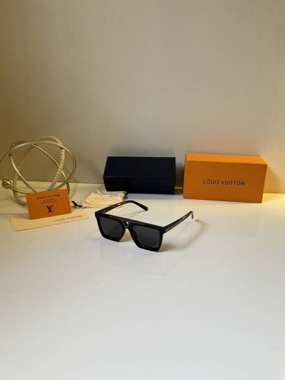 Louis_Vuitton_7777_Black