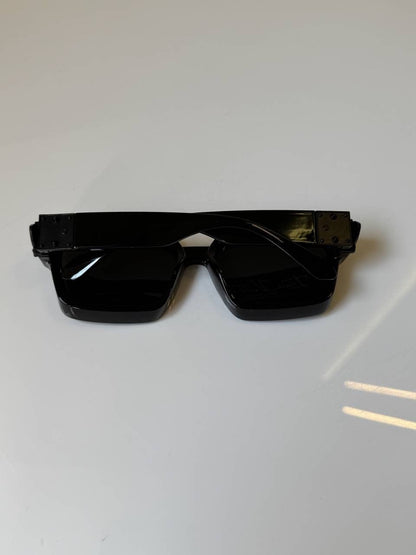 Louis_Vuitton_96006_Black_Millionaire