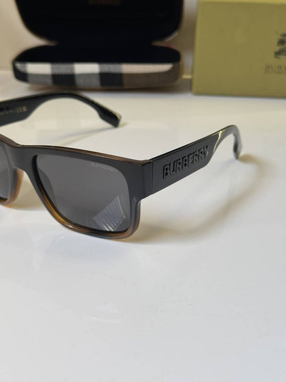 Burberry_69019_Black_Brown_tone