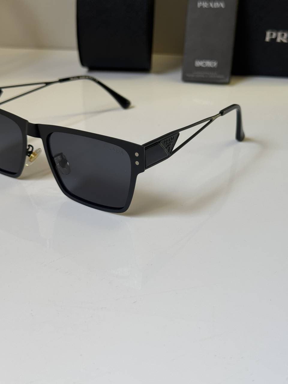 Prada_68079_Black