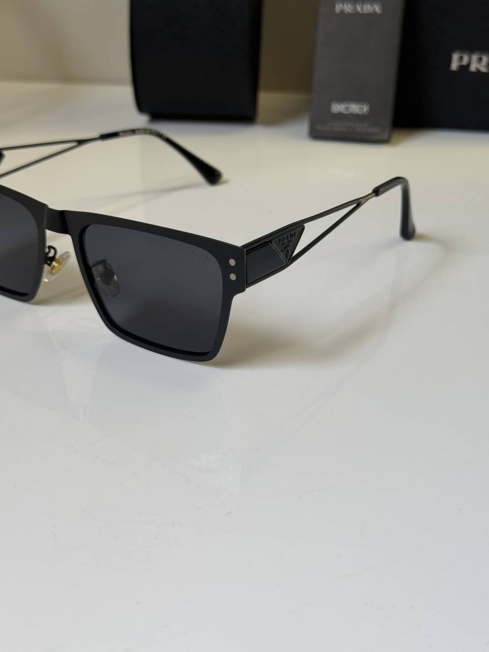 Prada_68079_Black