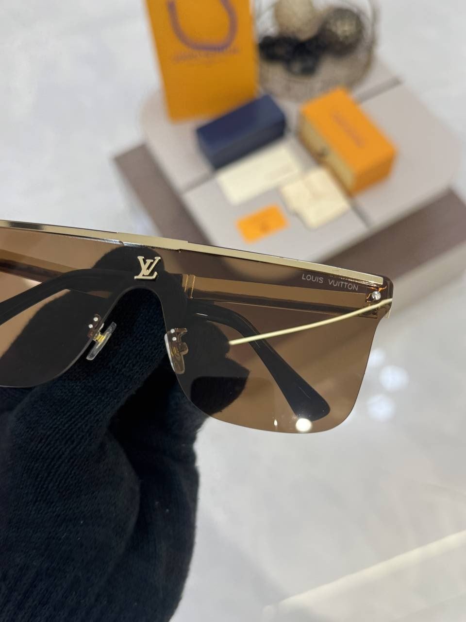 Louis_Vuitton_414_Gold_Brown