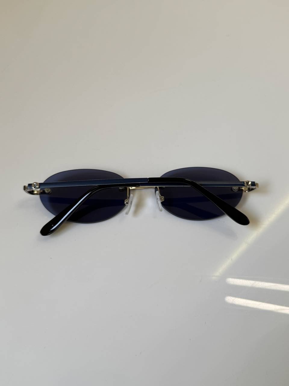 Louis_Vuitton_1101_Silver_With_blue_lens
