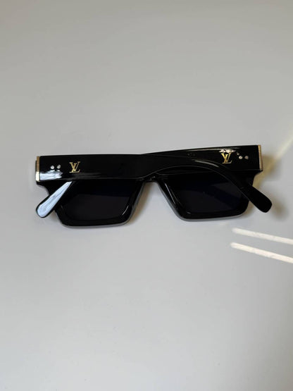Louis_Vuitton_3311_Glossy_Black