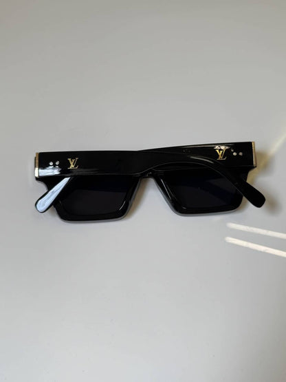 Louis_Vuitton_3311_Glossy_Black