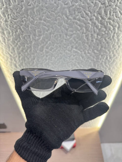 Prada_35110_Glossy_Grey