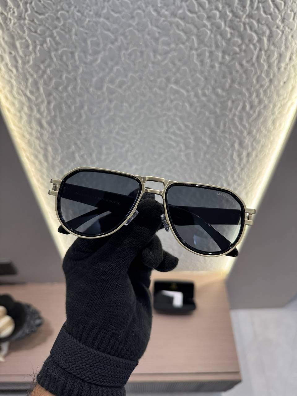 Maybach_7342_Gold_Blk