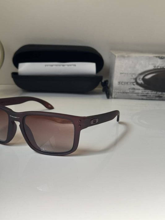 Oakley_9102_Brown