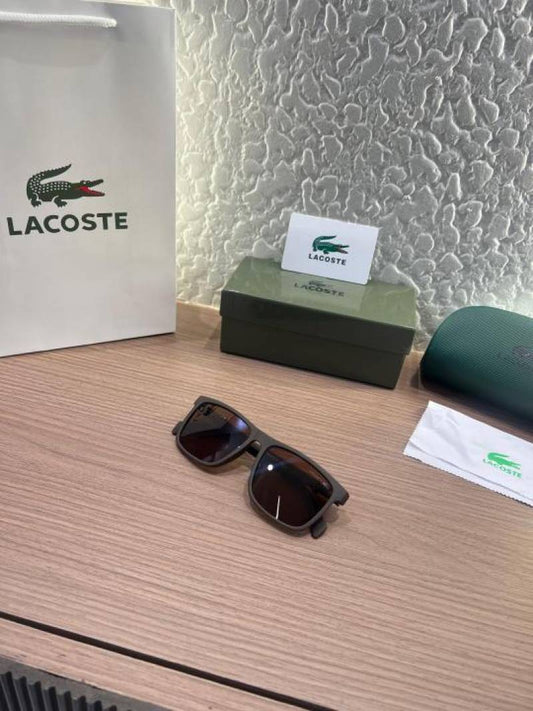 Lacoste_21135_Brown_Store_article
