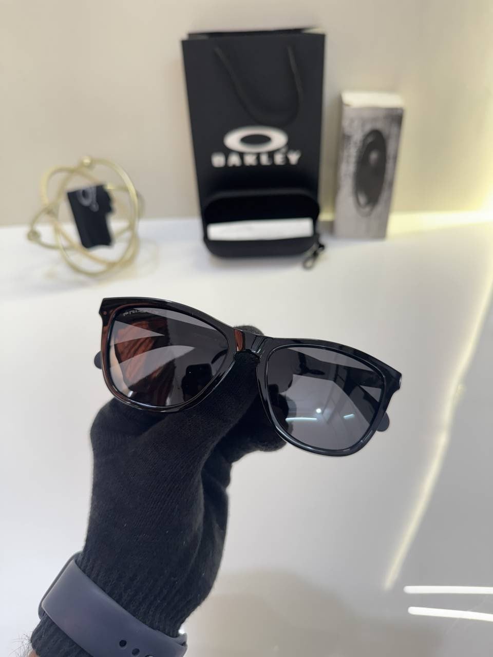 Oakley_1025_Black_Silver