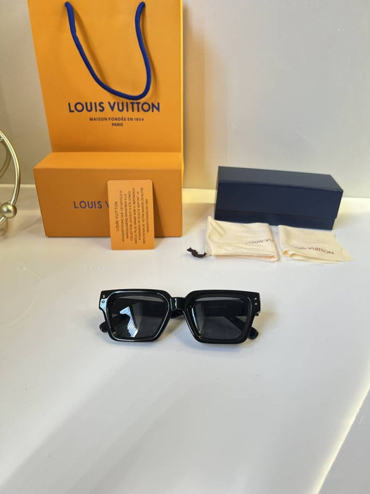 Louis_Vuitton_12001_Glossy_Blk