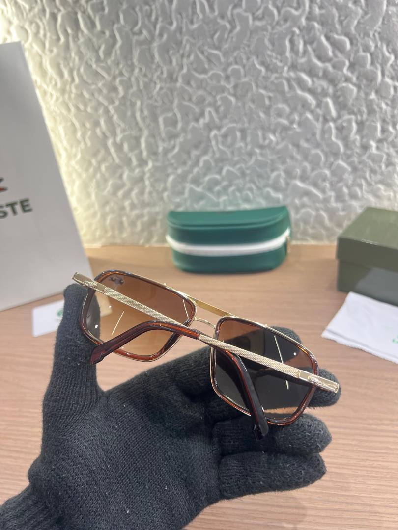 Lacost_8413 brown gold