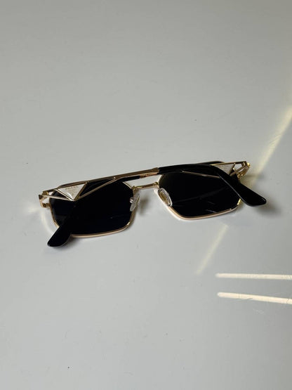 Prada_425_Gold_Black