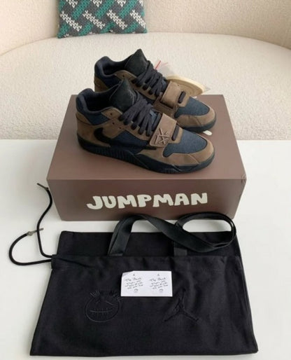 NIKEE AIR JORDAN TRAVIS SCOTT JUMPM