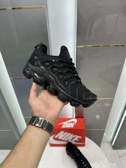 Nike_Air Vapormax Plus Triple Black