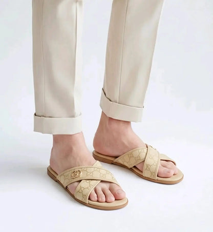 Gucci_Beige Cross Metal Logo Premium Slids