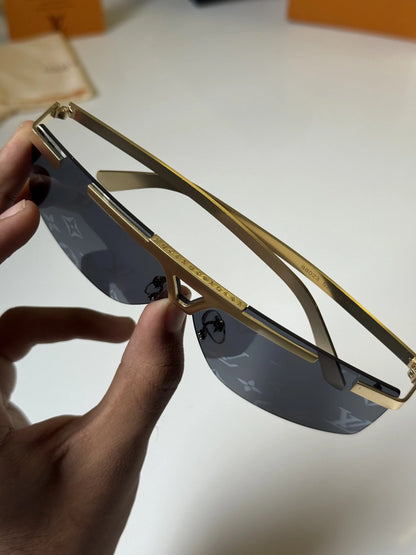 Louis_Vuitton_88023_Gold_Black