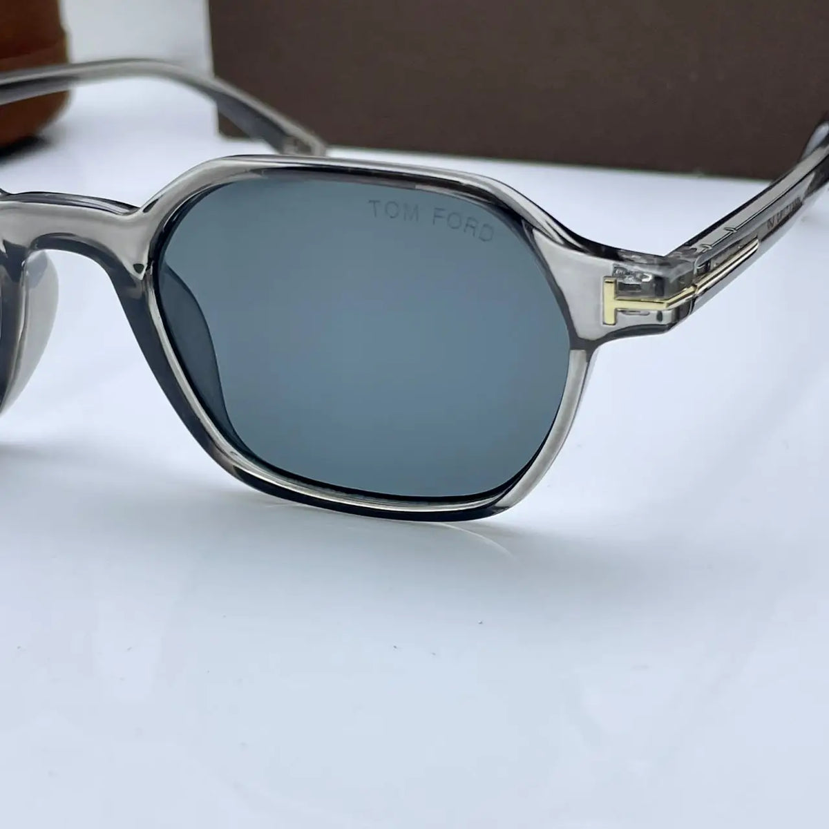 Tomford 6633 grey black