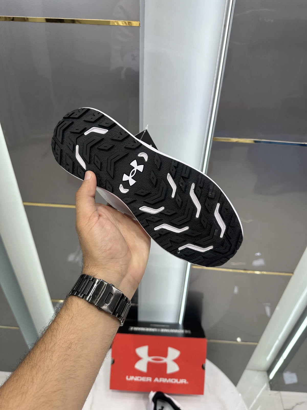 Under_Armour Charged White Black