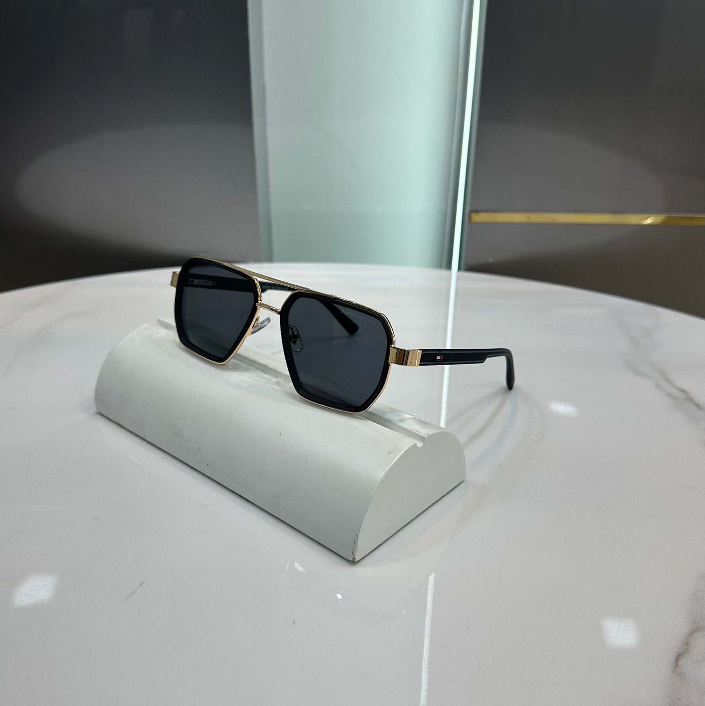 Tommy Hilfiger Limited Edition Luxury Shade With Original Packing